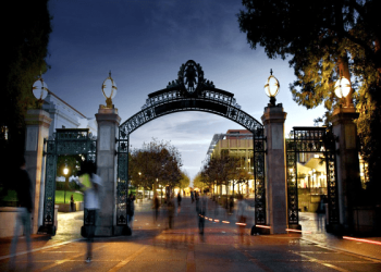 GPA3.5 的孩子考上了UC Davis，一路明是如何幫她做到的？（二）