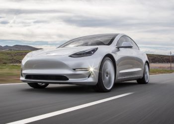 特斯拉 Model 3 全美轎車銷量排行榜名列第5名,銷量超越寶馬轎車8月份北美銷量總和