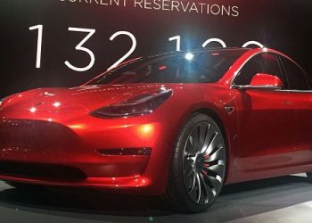 特斯拉獲歐盟批准銷售Model 3 第一批貨船通過巴拿馬運河