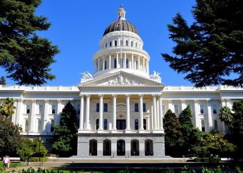 加州立法爭議：是否應將年老的強姦重罪犯放歸社會？
