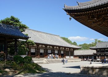 從「山川異域，風月同天」談古漢語之美和現代人的遺失