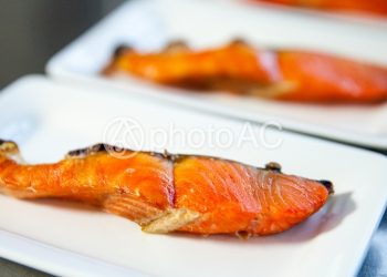三文魚蔬菜卷餅