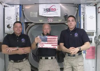 美國商業載人的歷史時刻：龍二飛船發射成功並與空間站對接成功