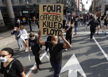 美國暴亂升級！多名警察遭槍擊！川普宣佈出兵平亂 ！紐約宵禁令延長！暴徒洗劫梅西Macy’s百貨！傳染病專家：大規模抗議恐加劇新冠疫情（0602更新）