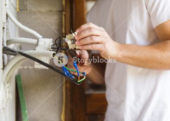 老房子老式電路想要加線怎麼操作?