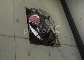 如何動手自己換衛生間的排風扇