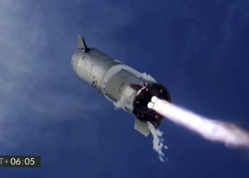 SpaceX成功發射並回收九手火箭，全電動露營車+太陽能發電+蓄電池+星鏈互聯網=全新脫離電網生活