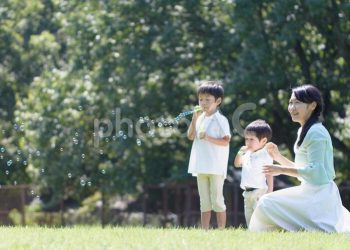 對學不會放手的家長，該如何調整親子關係？
