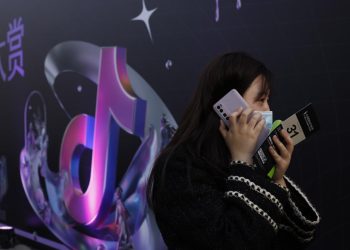 美或禁用更多中資APP  加州推出疫苗接種電子卡