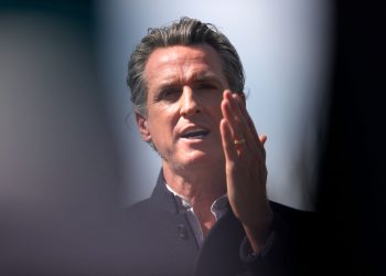 為何眾多科技大佬支持紐森？您如何看待罷免選舉？