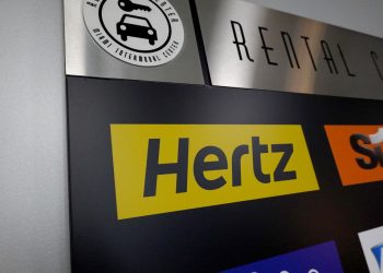 電動車的時代到來了嗎？ 特斯拉獲得Hertz10萬輛電動車訂單，市值突破1萬億，馬斯克揚眉吐氣
