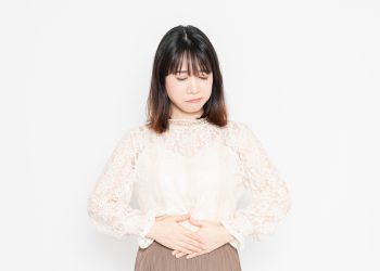 兩個穴位拯救胃食道逆流、胃脹等腸胃問題