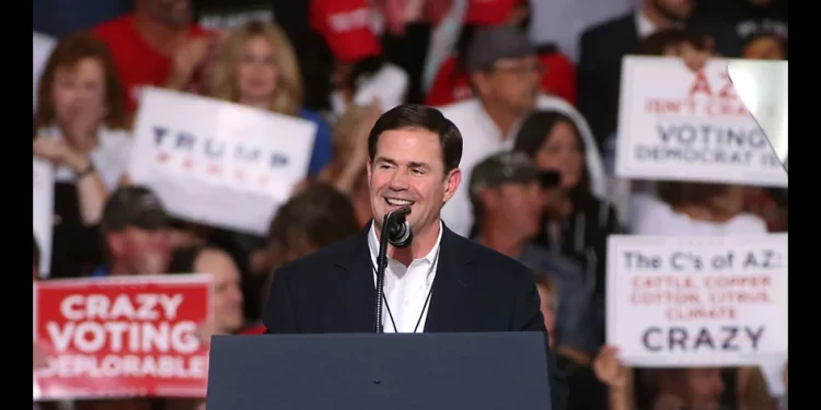 亞利桑那州共和黨州長道格·杜西（Doug Ducey）。（GettyImages）