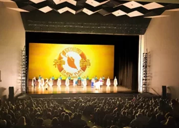 “瘟疫阻止不了看神韻” 密西西比演出一票難求