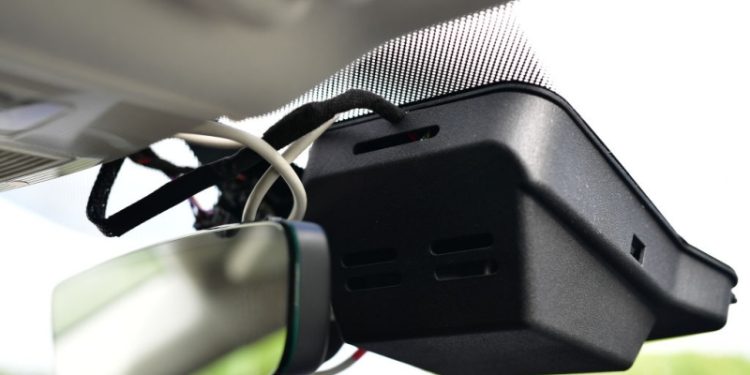 汽車上的行車記錄器與自動駕駛系統整合組件。（Getty Images）