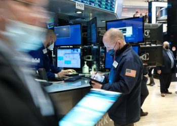美股連漲3天 全美銀行店面關闭数创新高