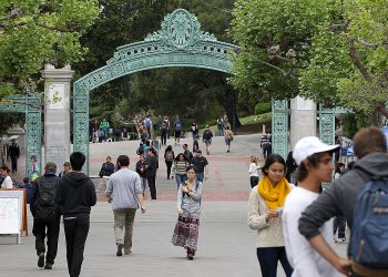 申請伯克利分校註冊高中生人數創紀錄