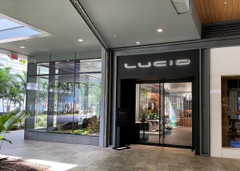 因潛在安全問題，Lucid將召回200多輛電動汽車