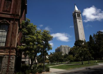 加州大學伯克利分校被迫凍結新生入學