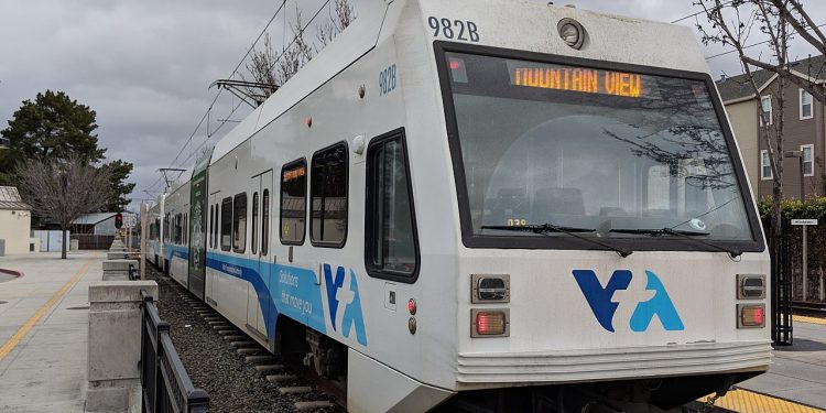 聖克拉拉谷運輸管理局車輛。(維基百科)