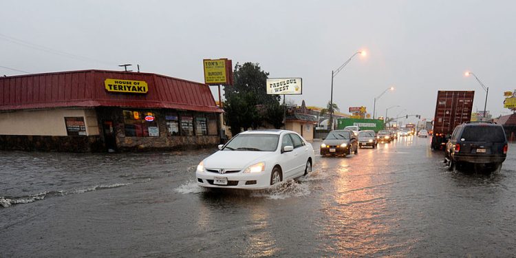 下雨天的南加州長灘地區。(Getty Images)