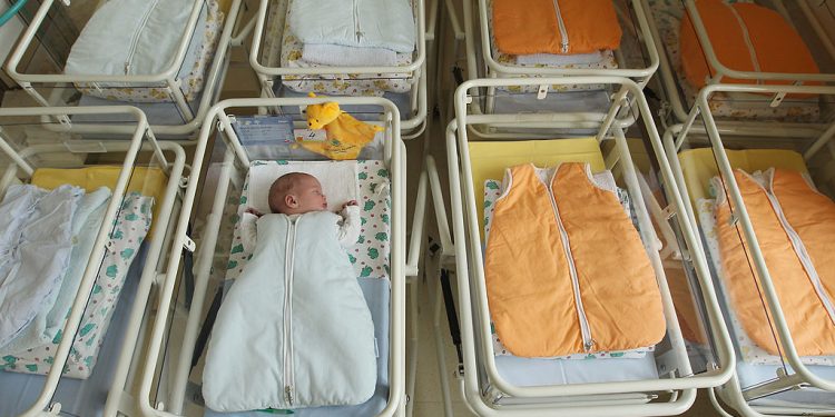醫院育嬰室。（Getty Images）