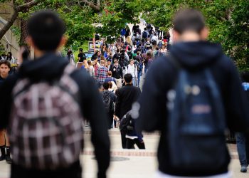 加州修改中產階級學生大學助學金計劃