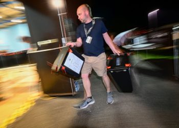 科技業裁員飙升350%？美租房需竞价奪標