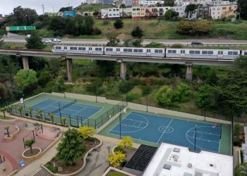 因溫度過高，BART列車在東灣脫軌