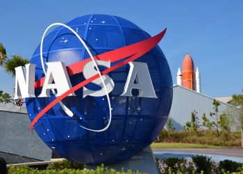 NASA載人登月計畫啟動發射首枚小型航天器探路