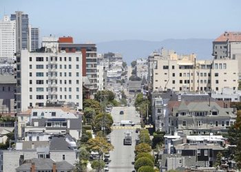 灣區公寓新建下降超50%，灣區2022年上半年酒店採購量下滑