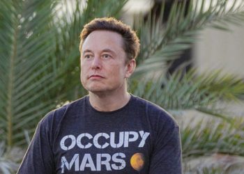 兒童變性成為中期選舉關鍵議題，馬斯克繼續向烏克蘭提供免費星鏈服務