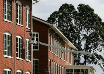 灣區社區大學被評為全國最佳
