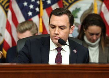 美中共問題委員會首次聽證會 審查對華投資企業