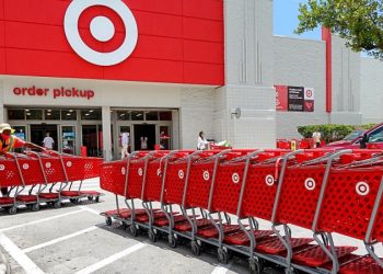 Target百貨被抵制 急撤性別多元商品  美債危機解除了嗎？
