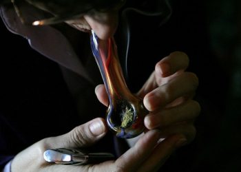 美國緝毒局成立50年，談青少年的吸毒問題