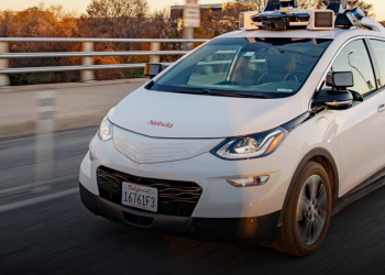 舊金山勞工節抗議Cruise機器人出租車