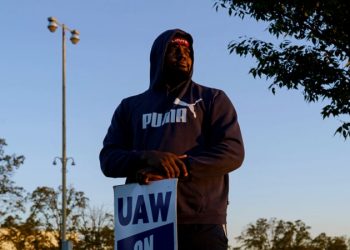 UAW 長達6週的罷工終於結束，但其對美國經濟的影響，甚至對罷工工人自身的影響是什麼？