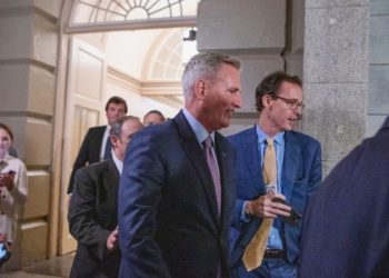 史上第一位被罷免的眾院議長!麥卡錫被罷免的背後原因