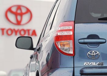 豐田召回涉起火風險RAV4 ！加州新法將推動快餐漲價