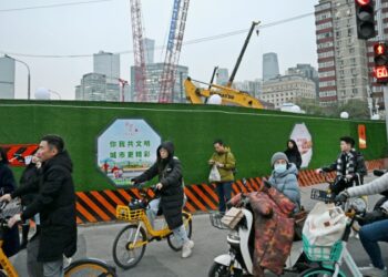 穆迪降中國主權債券展望為負 中共尷尬回應