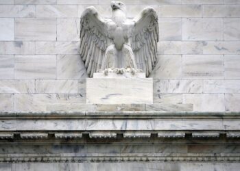 通膨難達Fed目標 瑞銀估利率不降反升