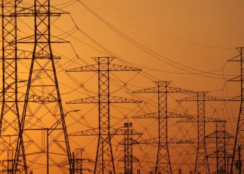 與 PG&E 一起掌握夏季節能：提升能源效率與夏季節能