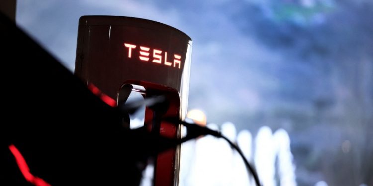 特斯拉充電設備。（REUTERS）