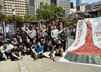 清洗舊金山民主女神像，紀念“六四”36週年