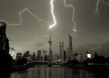 中國一線城市消費崩跌！