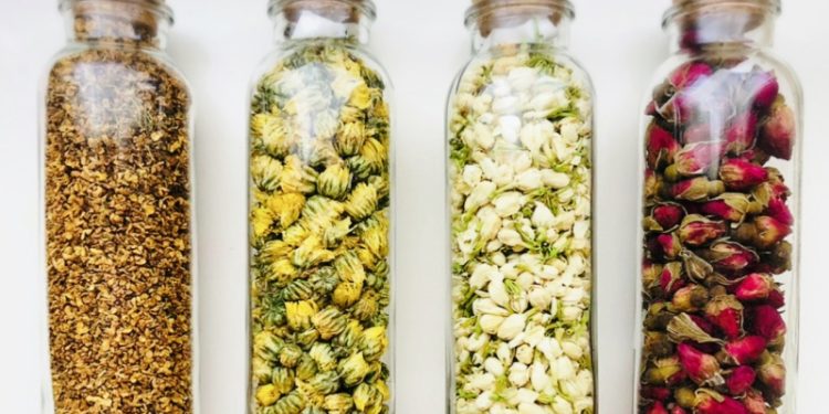 製作菊花茶的材料。（Photo AC）