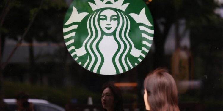 星巴克招牌。（REUTERS）