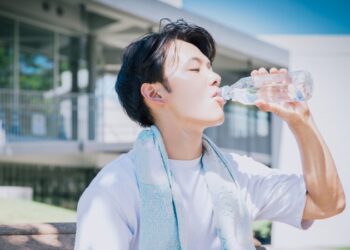 炎炎夏日如何防中暑？中醫詳解“陽暑”“陰暑”與科學防護全指南