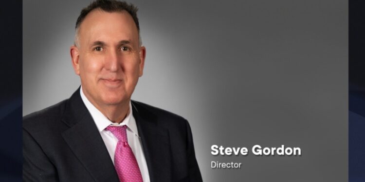 加州車輛管理局局長Steve Gordon。（官網照片）